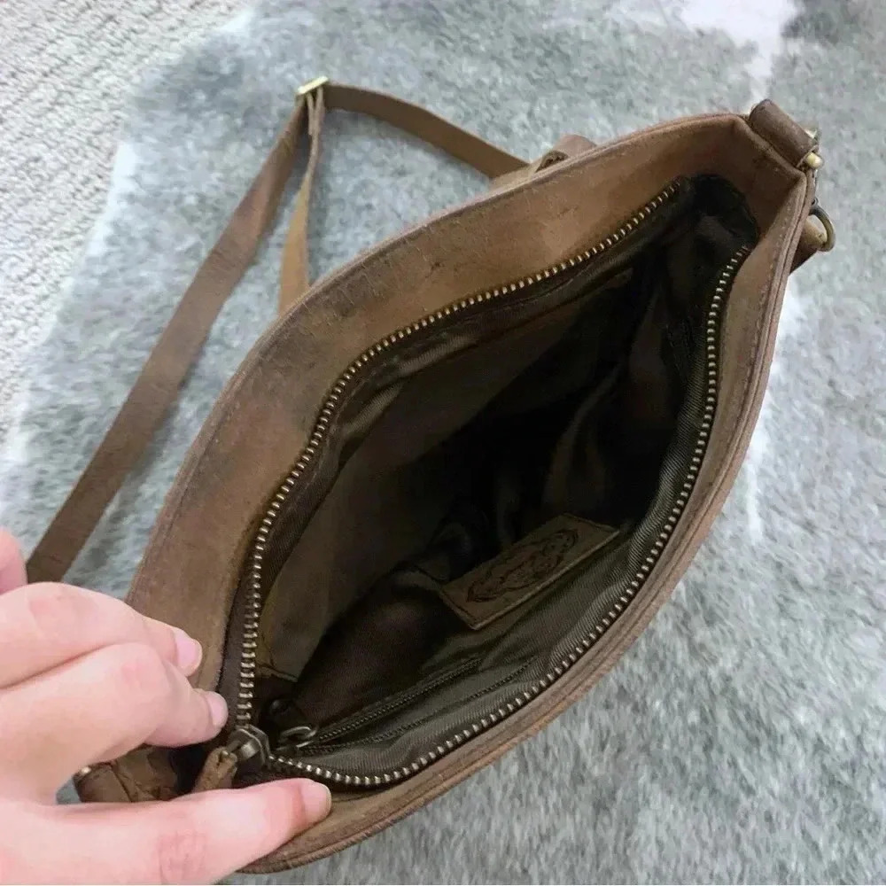 Komal’s Passion Leather Crossbody Bag - Picture 6 of 16